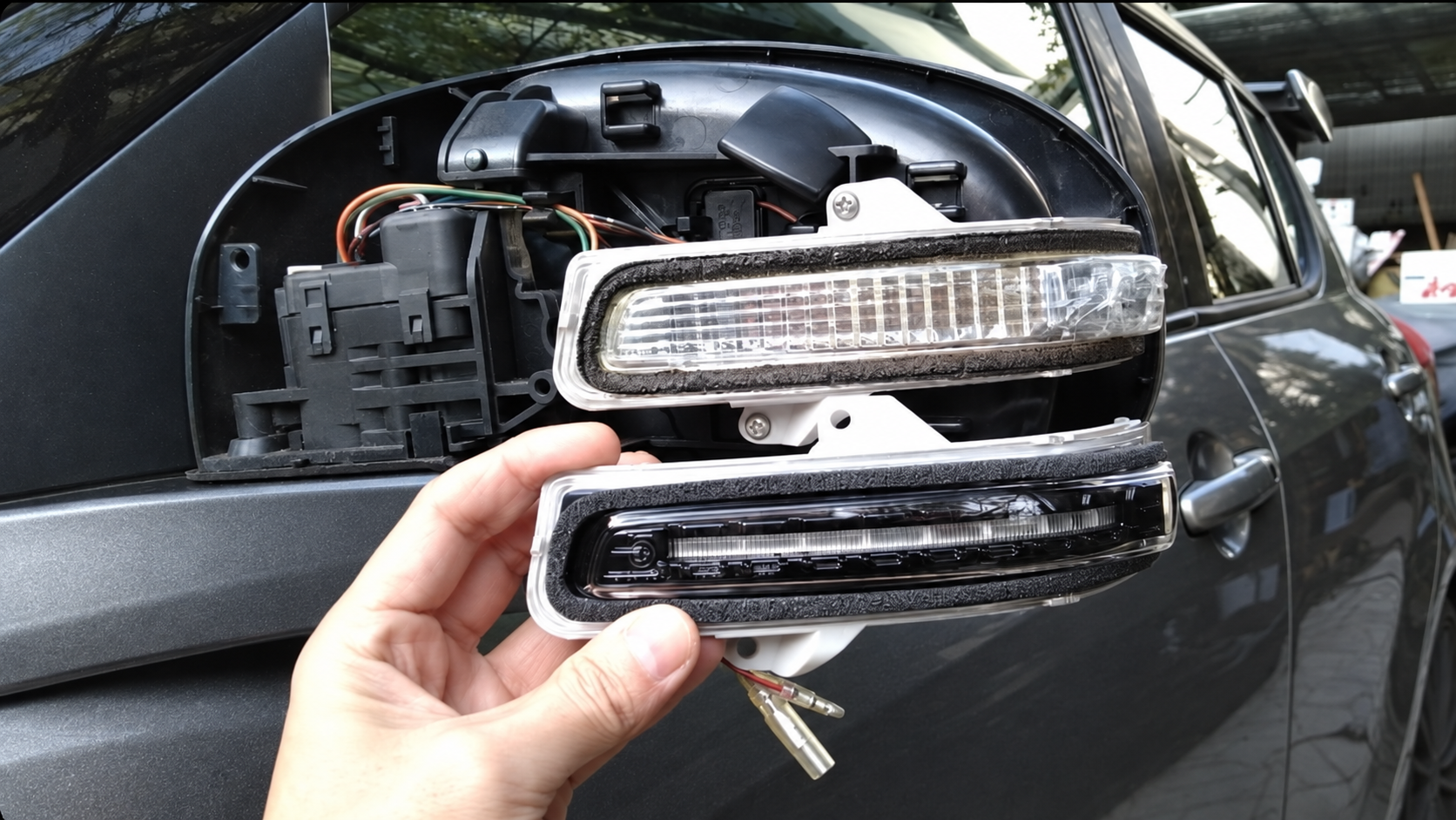 Side mirror indicator replacement in Melbourne